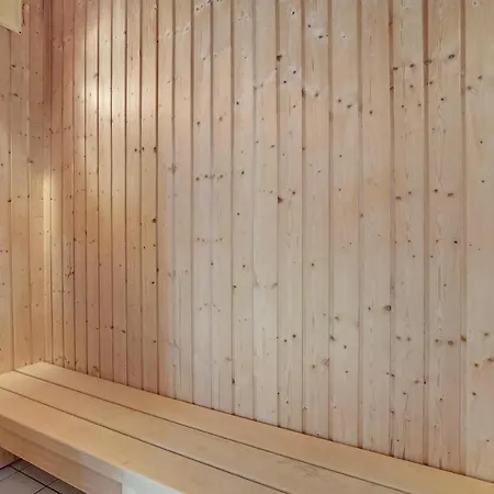 Feriehus Front In Vaeggerlose With Sauna *