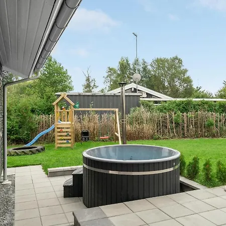 Holiday home Lovely In Vaeggerlose With Wifi *