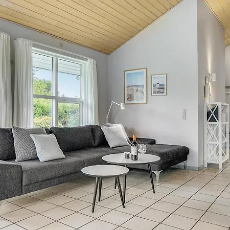Front In Vaeggerlose With Sauna Feriehus